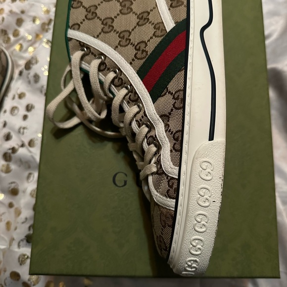Authentic Gucci sneakers - Picture 3 of 15